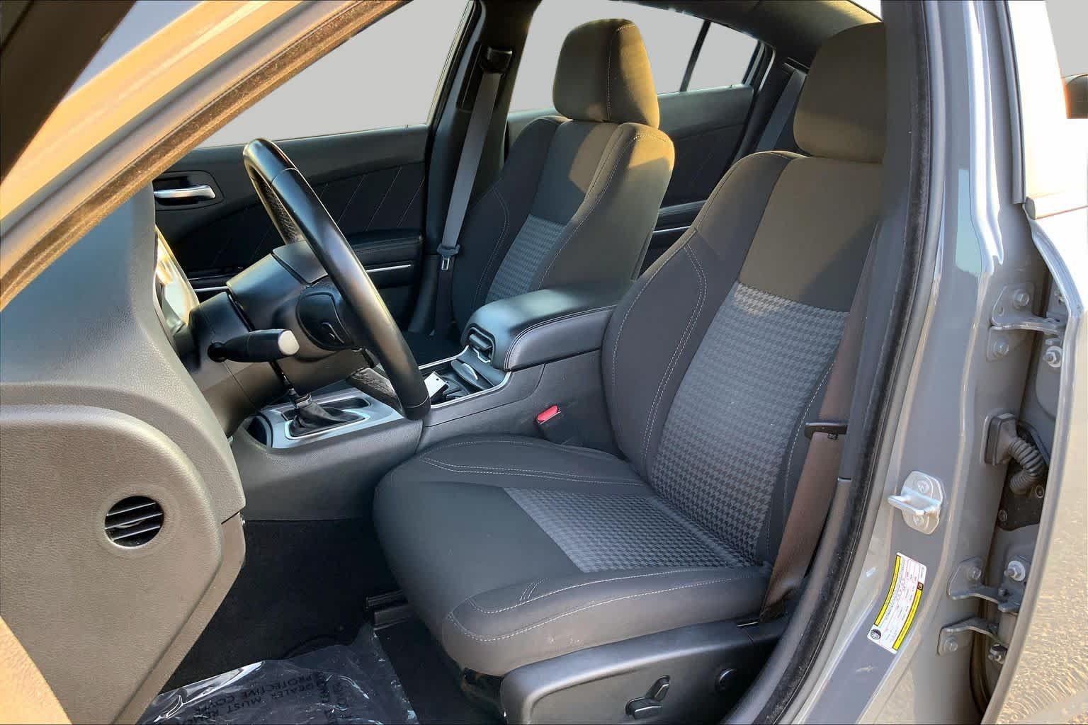 Used 2023 Destroyer Gray Clearcoat Dodge SXT image 8