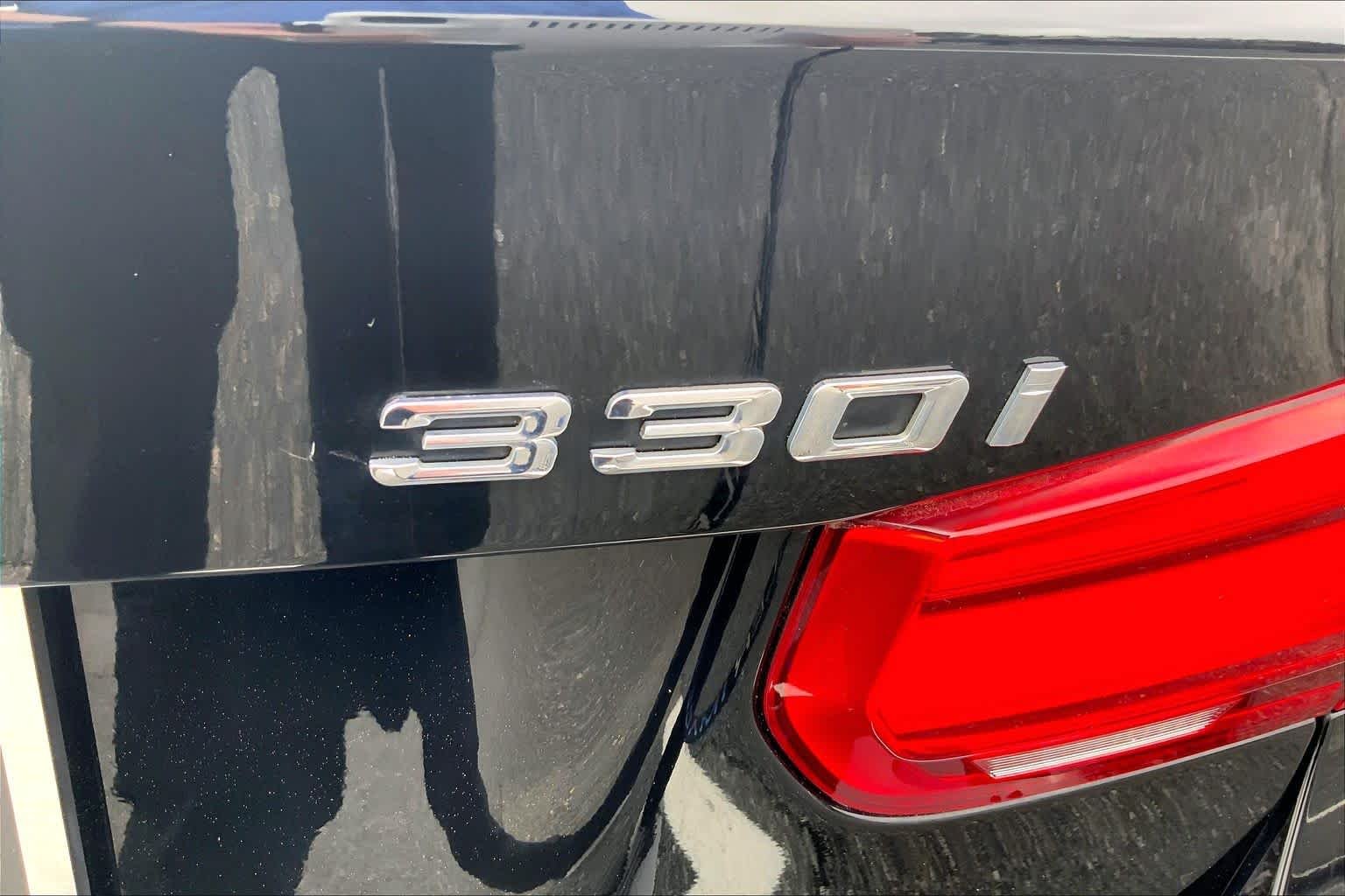 Used 2018 Jet Black BMW 330i image 31
