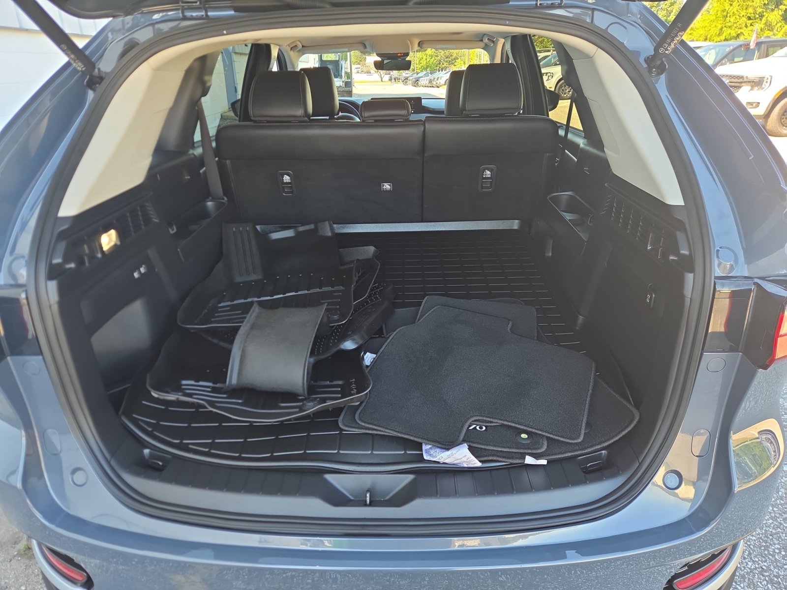 2025 Mazda CX-70 Premium Package - Photo 17