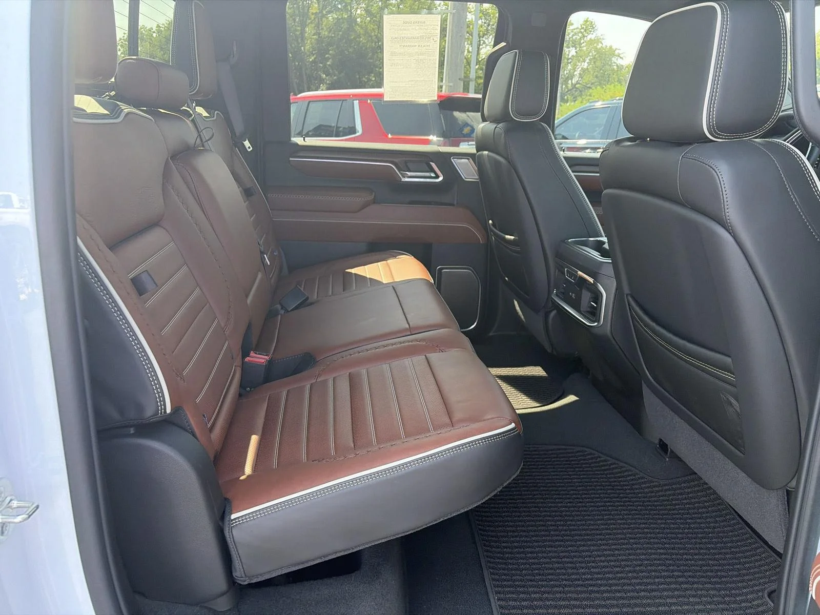 Used 2026 Glacier White Tricoat GMC Denali Ultimate image 18