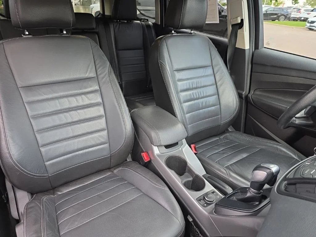Used 2015 Oxford White Ford SE image 24