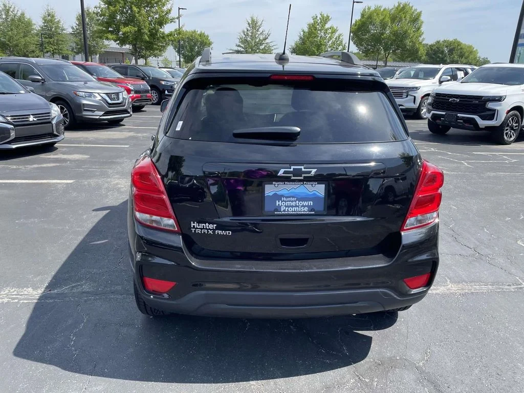 Used 2021 Mosaic Black Metallic Chevrolet LT image 5