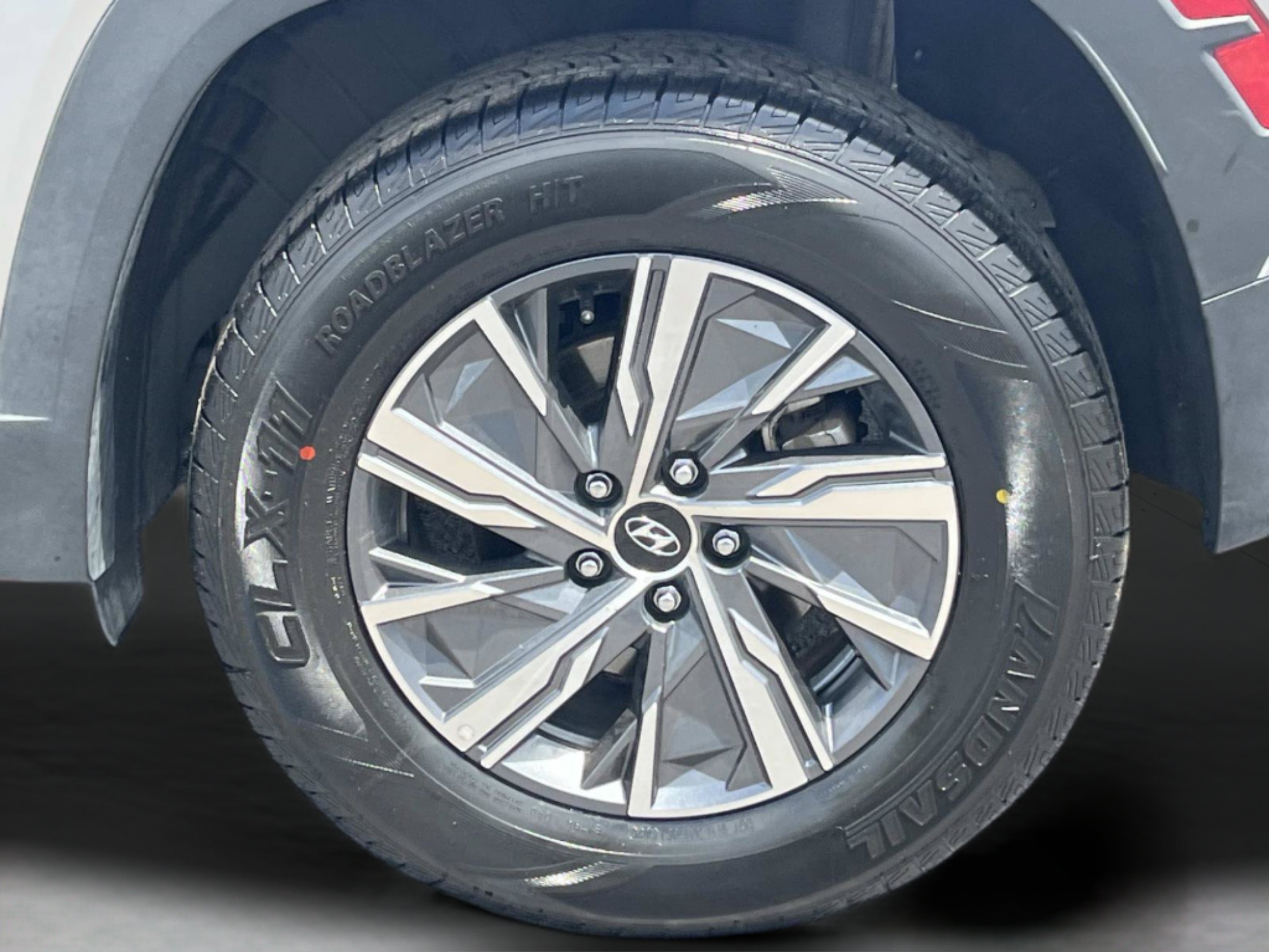Used 2024 Shimmering Silver Hyundai Blue image 44