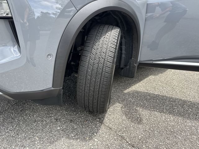 Used 2022 Gray Nissan SL image 33