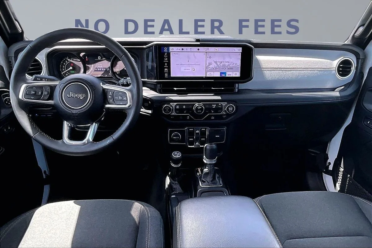 Used 2024  Jeep Sahara 4xe image 7
