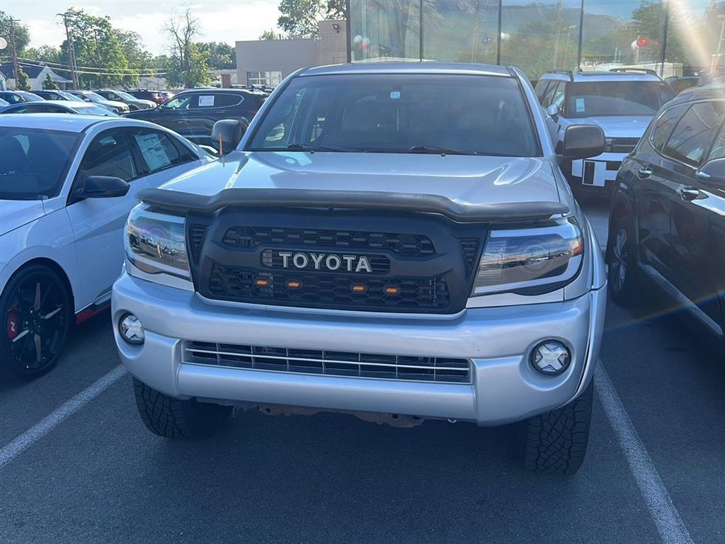 Used 2006 Silver Streak Mica Toyota Base V6 image 2