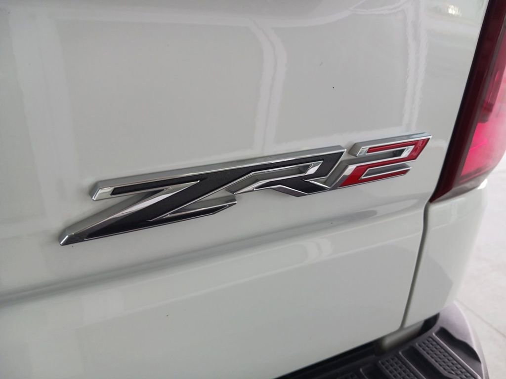 Used 2025 Summit White Chevrolet ZR2 image 31
