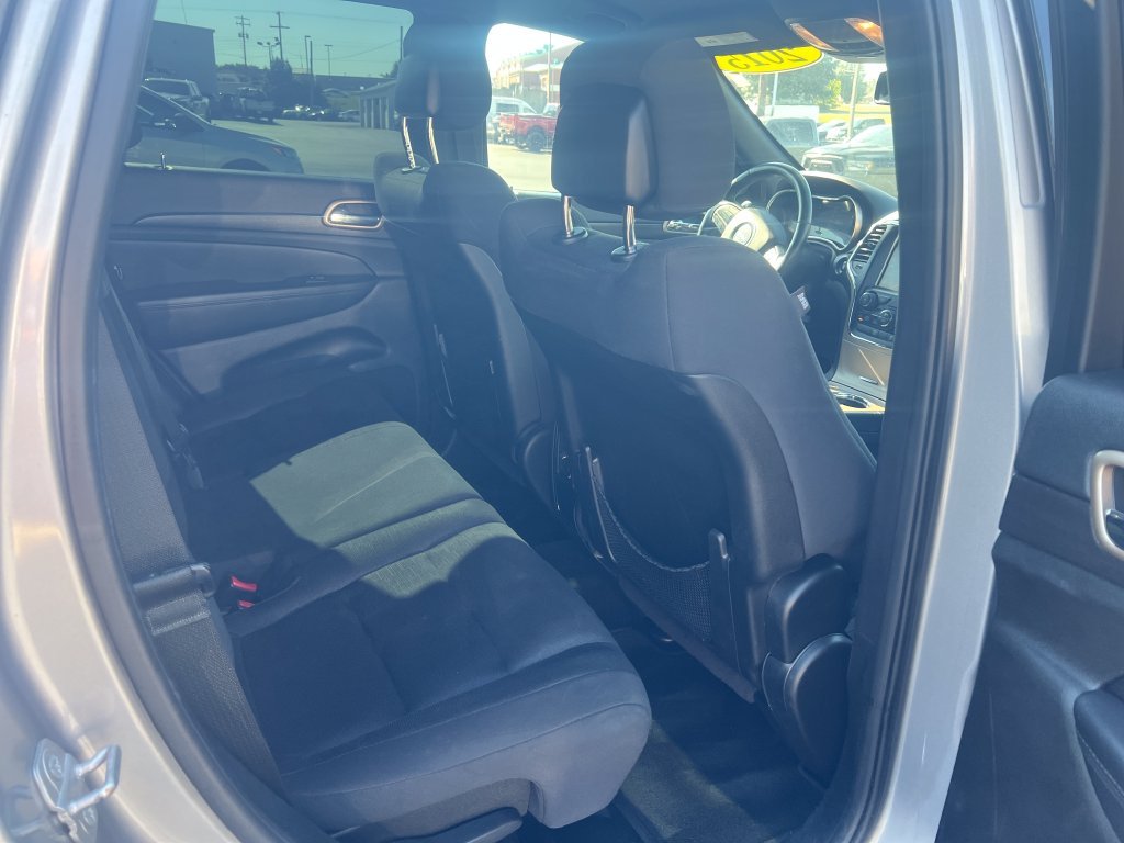 Used 2015 Silver Jeep Laredo image 25