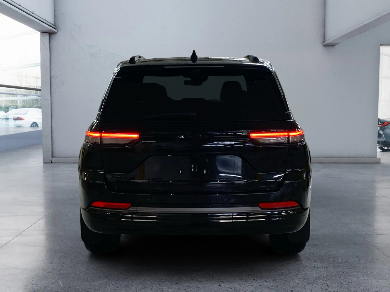 New 2026 Diamond Black Crystal Pearl Jeep Limited Reserve image 4