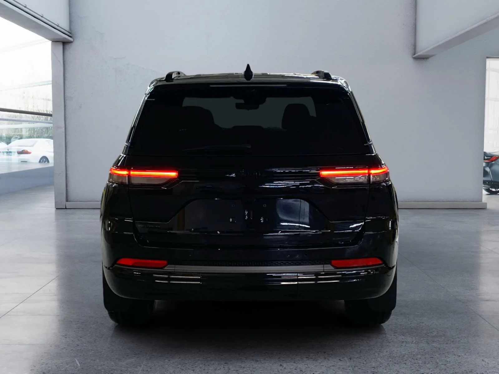 New 2026 Diamond Black Crystal Pearl Jeep Limited Reserve image 4
