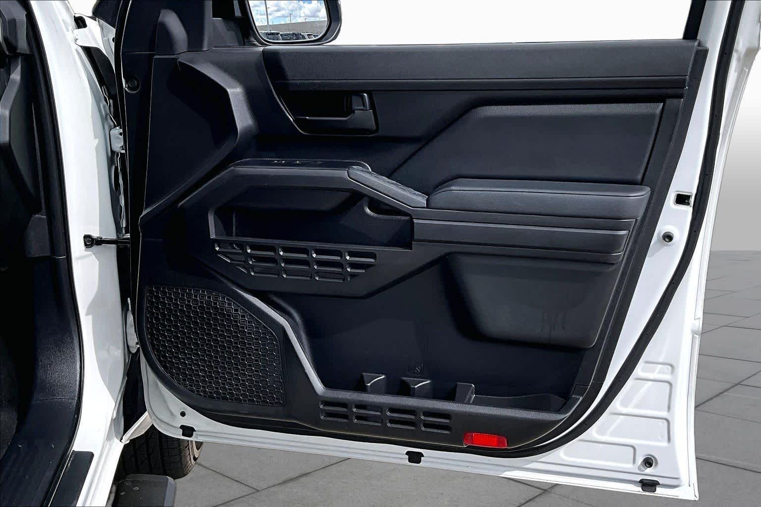 Used 2025 Ice Cap Toyota SR image 22