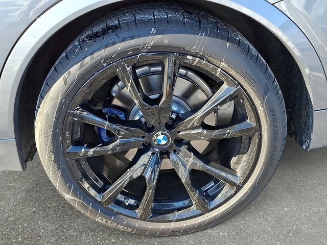 Used 2026 Skyscraper Grey Metallic BMW xDrive40i image 8