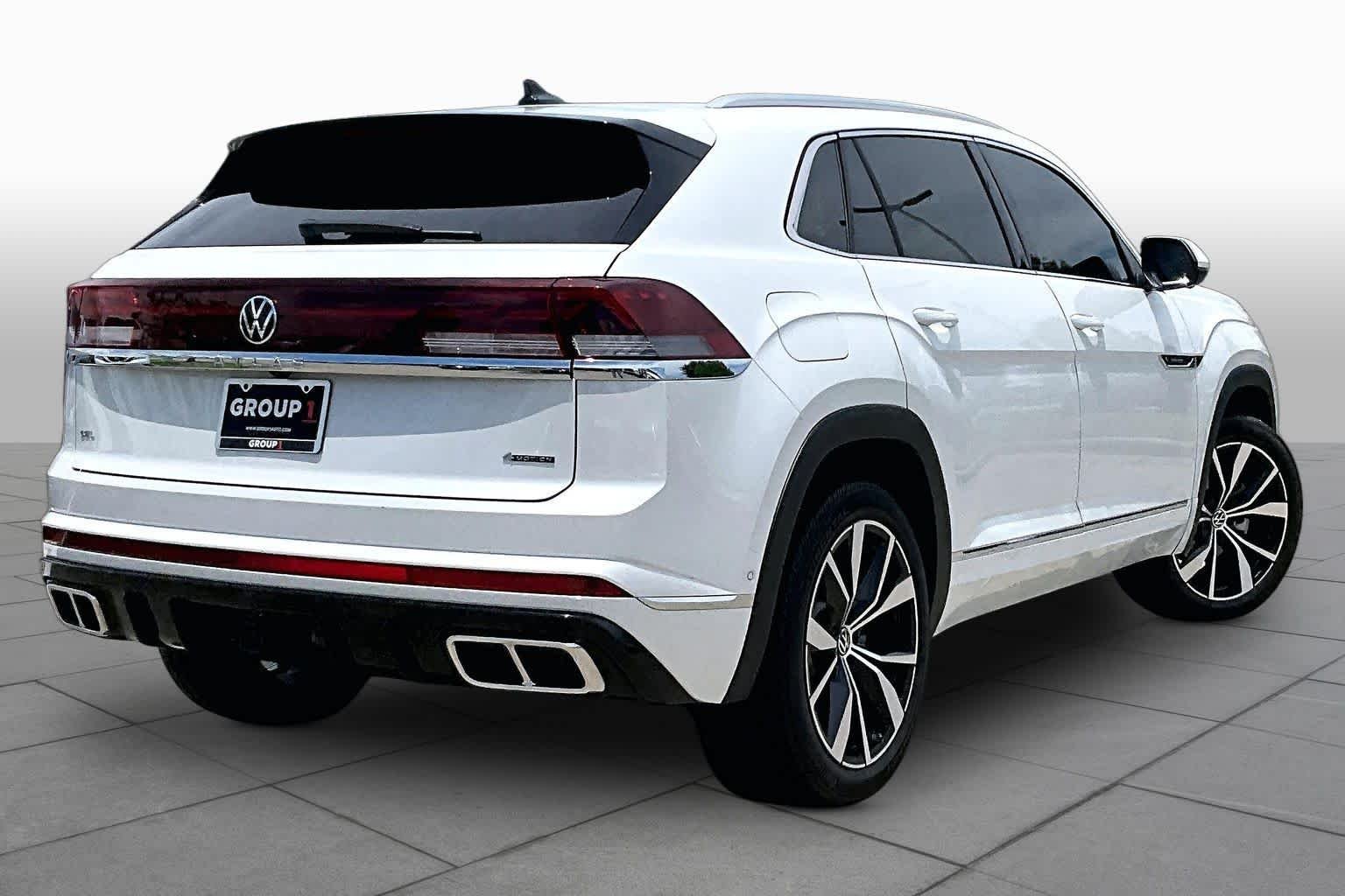Used 2025 Opal White Pearl Volkswagen 2.0T SEL Premium R-Line image 13