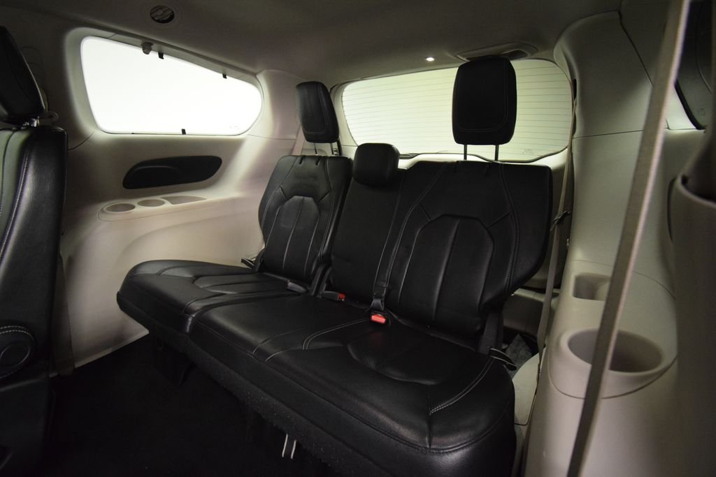 Used 2022 Gray Chrysler Touring L image 13