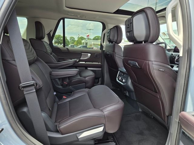 New 2026 Glacier Gray Metallic Tri-Coat Ford Platinum image 44