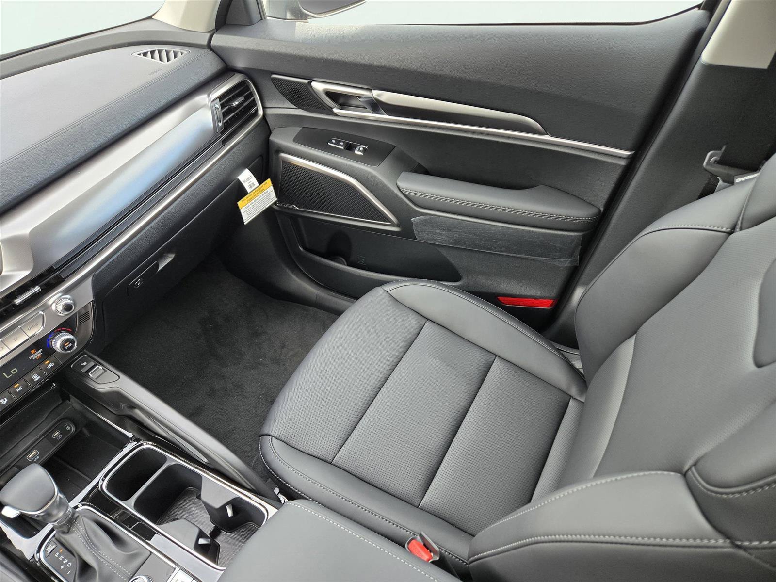 New 2025 Dark Moss Kia S image 21