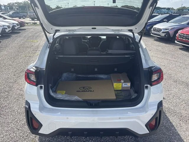 New 2026 CRYSTAL WHITE PEARL Subaru Limited image 21