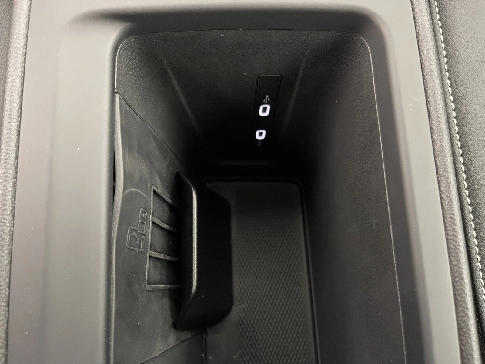 2025 Volkswagen Tiguan SE - Photo 31