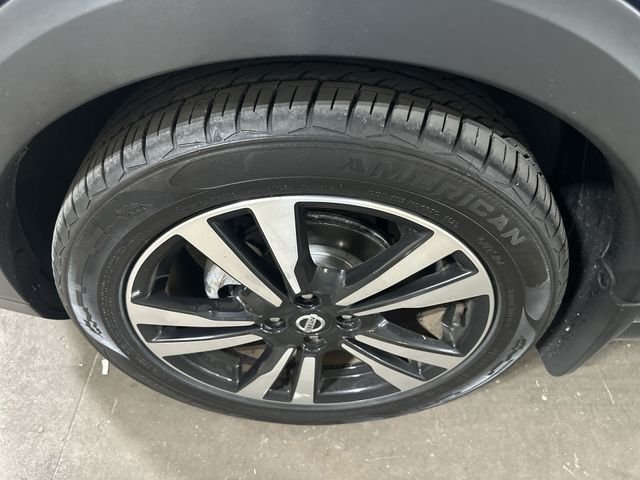 Used 2019 Blue Nissan SV image 23