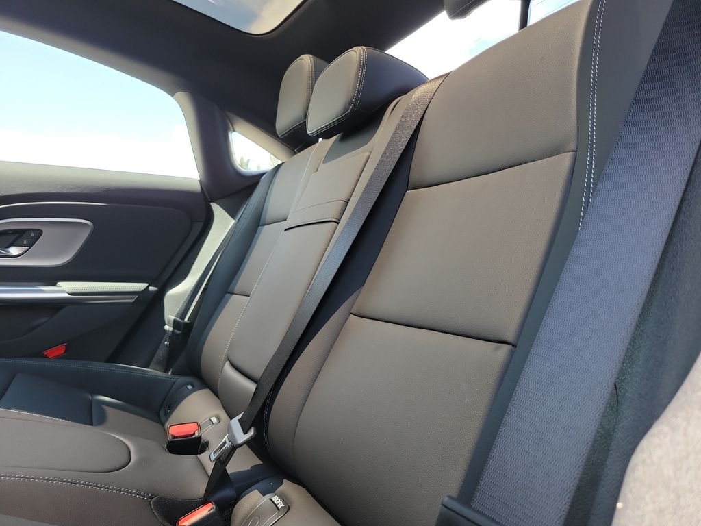 New 2027 MANUFAKTUR Alpine Grey Mercedes-Benz CLA 220 image 9