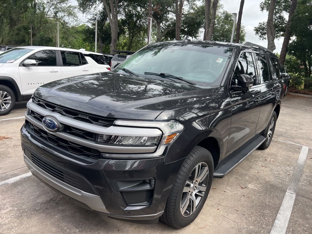 2022 Ford Expedition XLT's photo