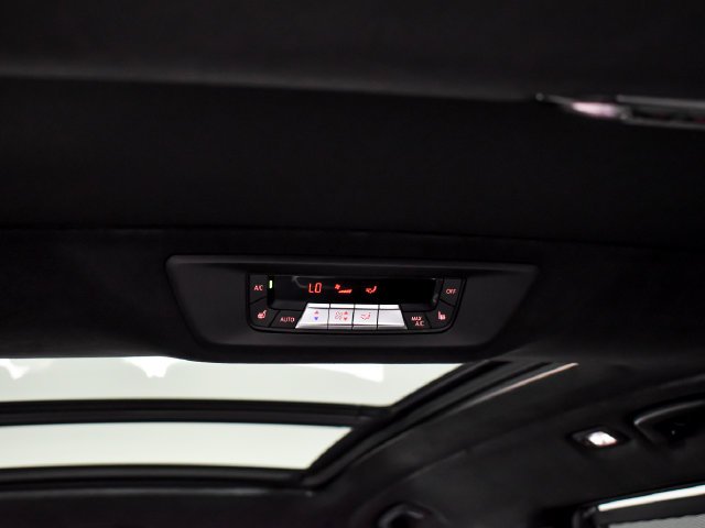 Used 2025 Gray BMW M60i image 51