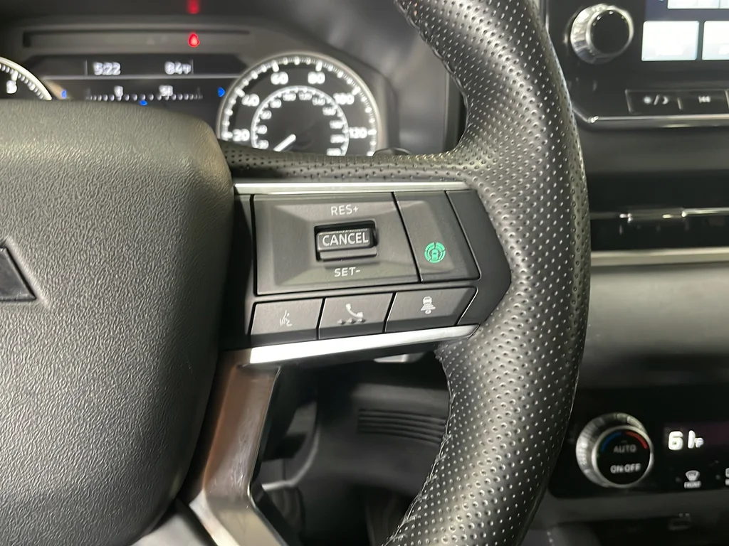Used 2024 Red Mitsubishi SE image 17