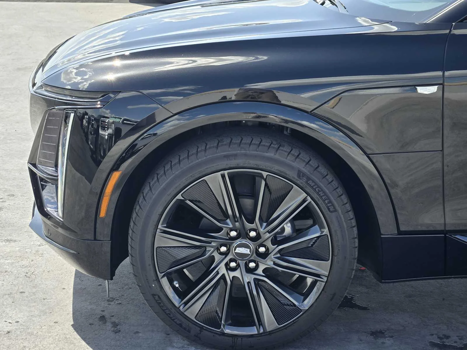 2027 Cadillac LYRIQ Signature Sport - Photo 6