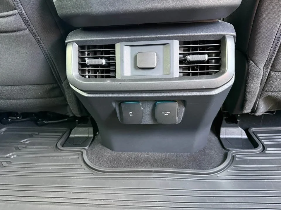 Used 2024 Avalanche Ford XLT image 16