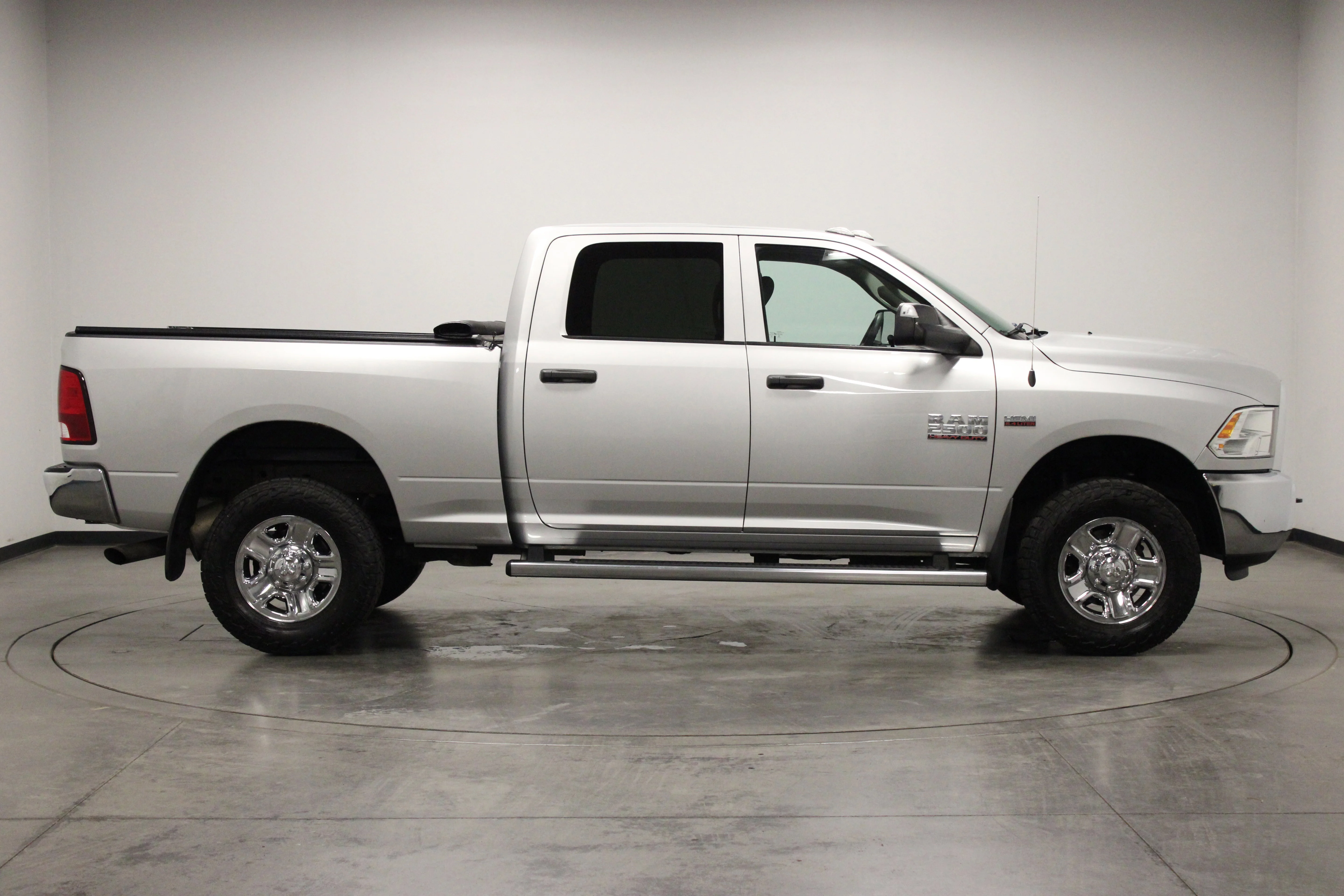 Used 2018 Bright Silver Clearcoat Metallic Ram Tradesman image 9