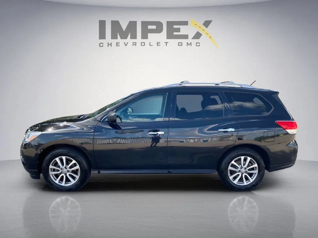 Used 2015 C Black Nissan S image 2