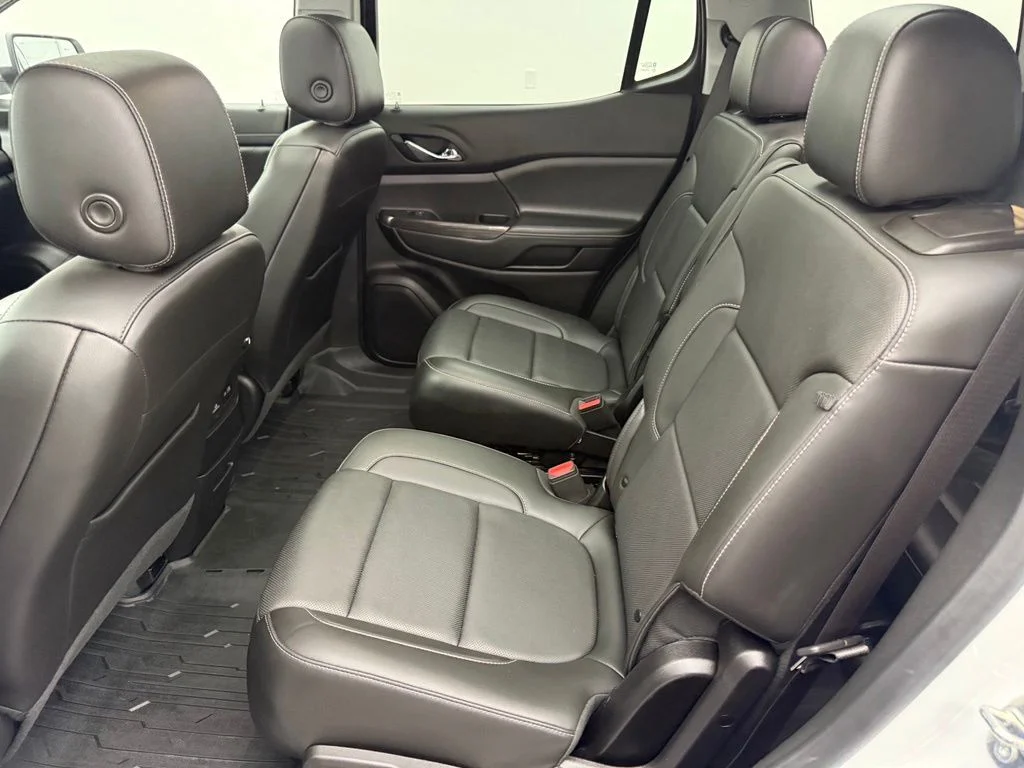 Used 2023 White GMC SLT image 40