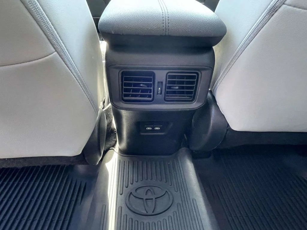 Used 2021 Blue Toyota XLE Premium image 16