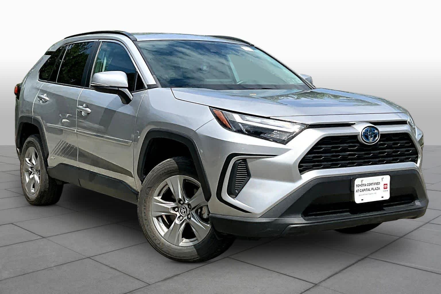 2022 Toyota RAV4 XLE - Photo 6