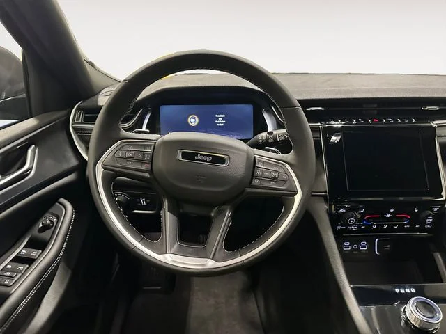 2025 Jeep Grand Cherokee Laredo - Photo 12