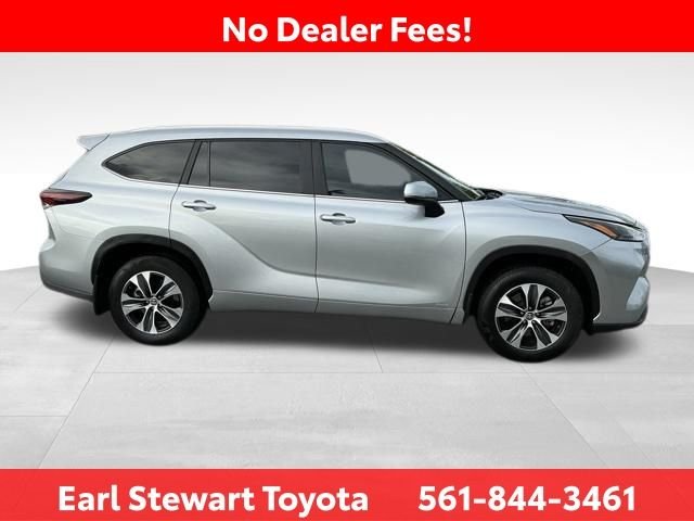 Certified Used 2025 Silver Toyota XLE image 4