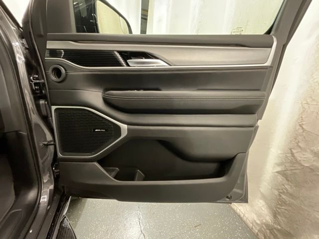 New 2026 Baltic-Gray Metallic Clear-Coat Exterior Paint Jeep Upland image 22