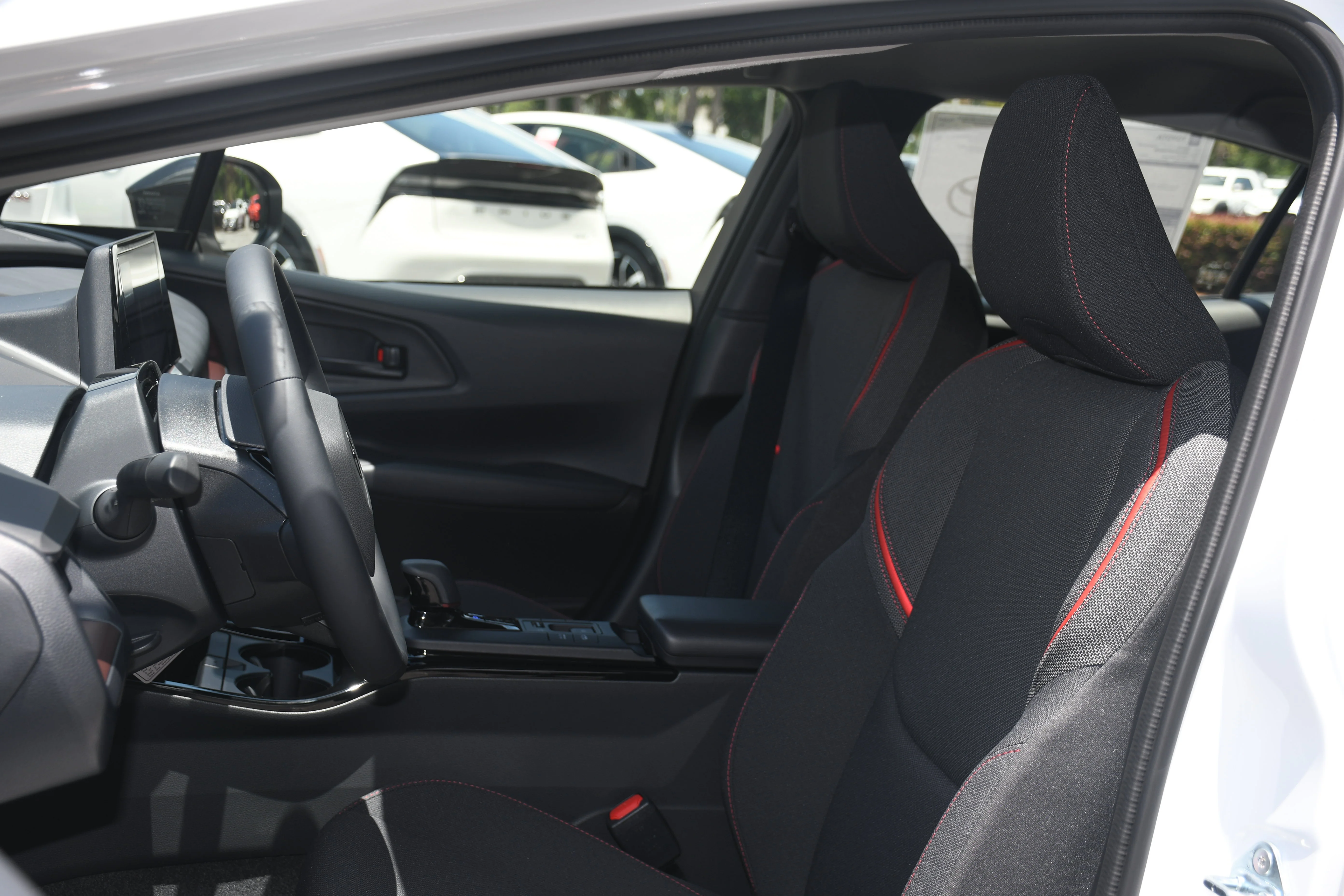 New 2026 Wind Chill Pearl Toyota SE image 7