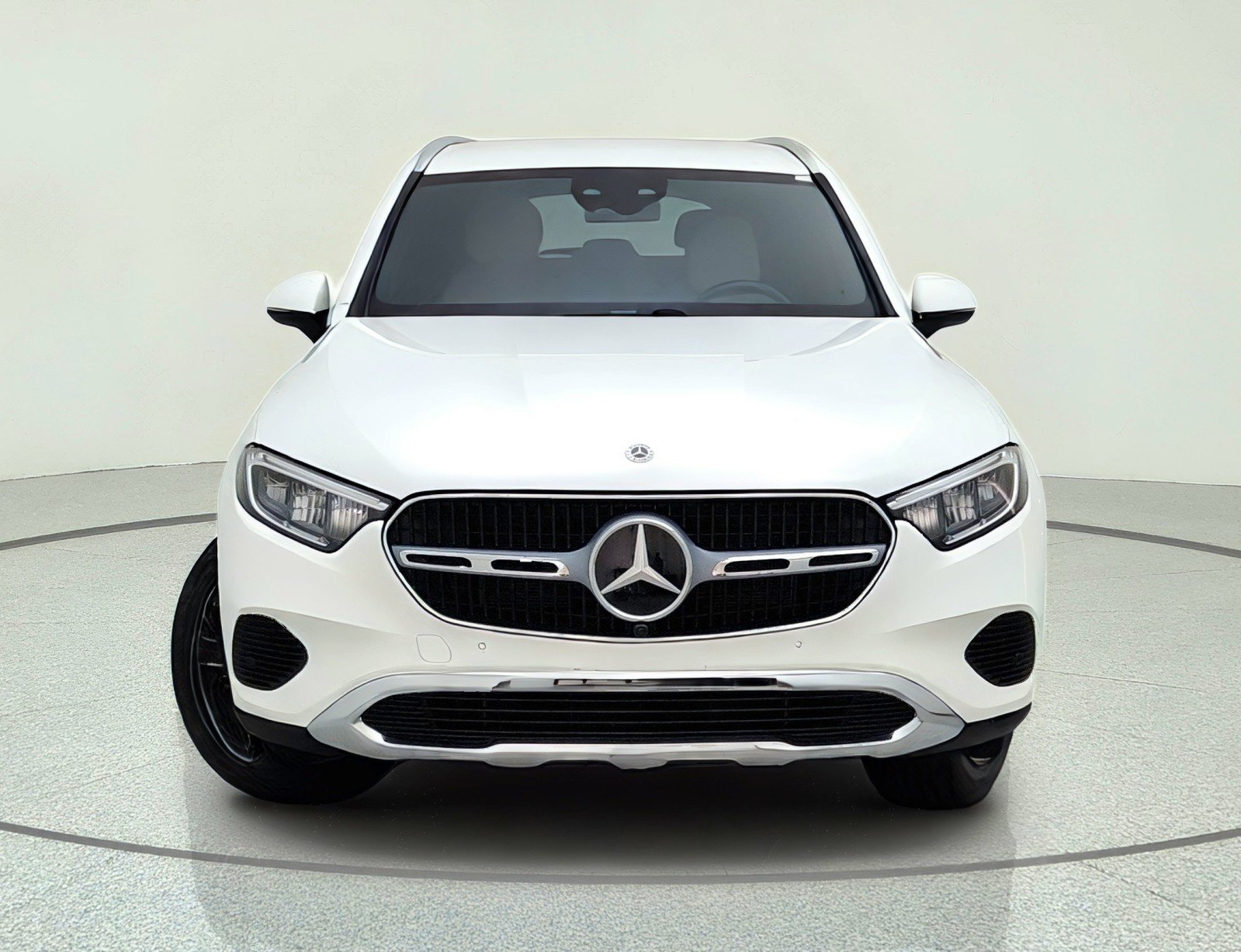Certified Used 2025 Polar White Mercedes-Benz GLC 350e image 3