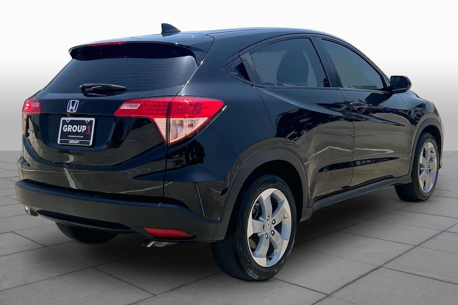 Used 2018 Crystal Black Pearl Honda LX image 12