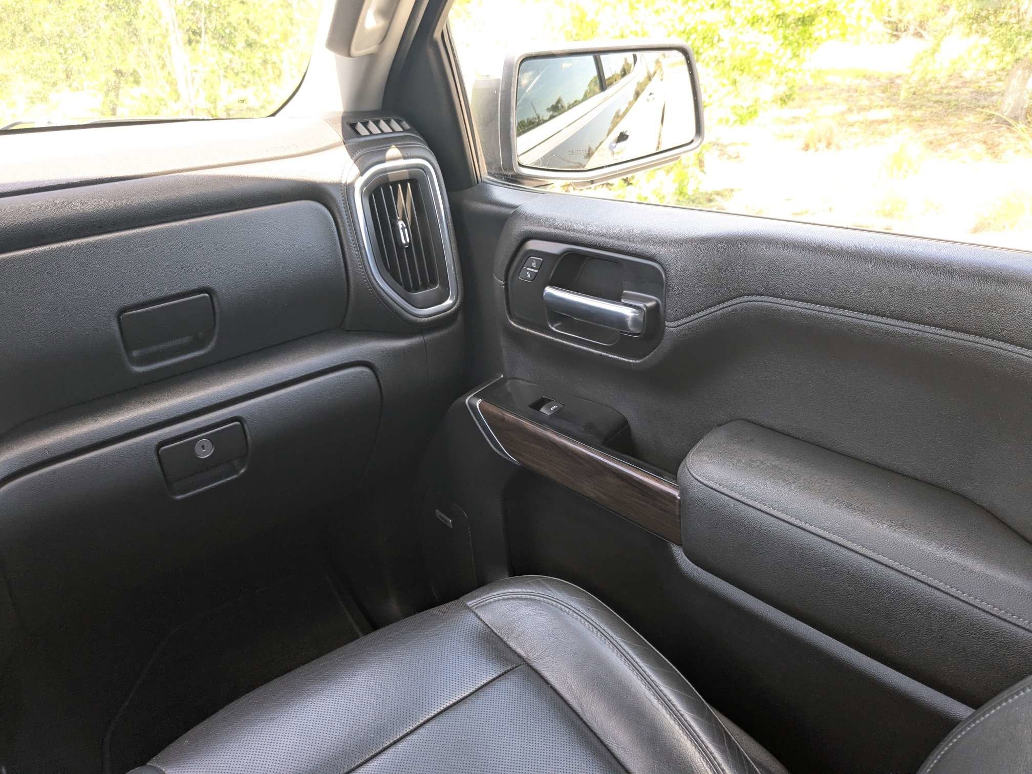 Used 2019 Smokey Quartz Metallic GMC SLT image 23
