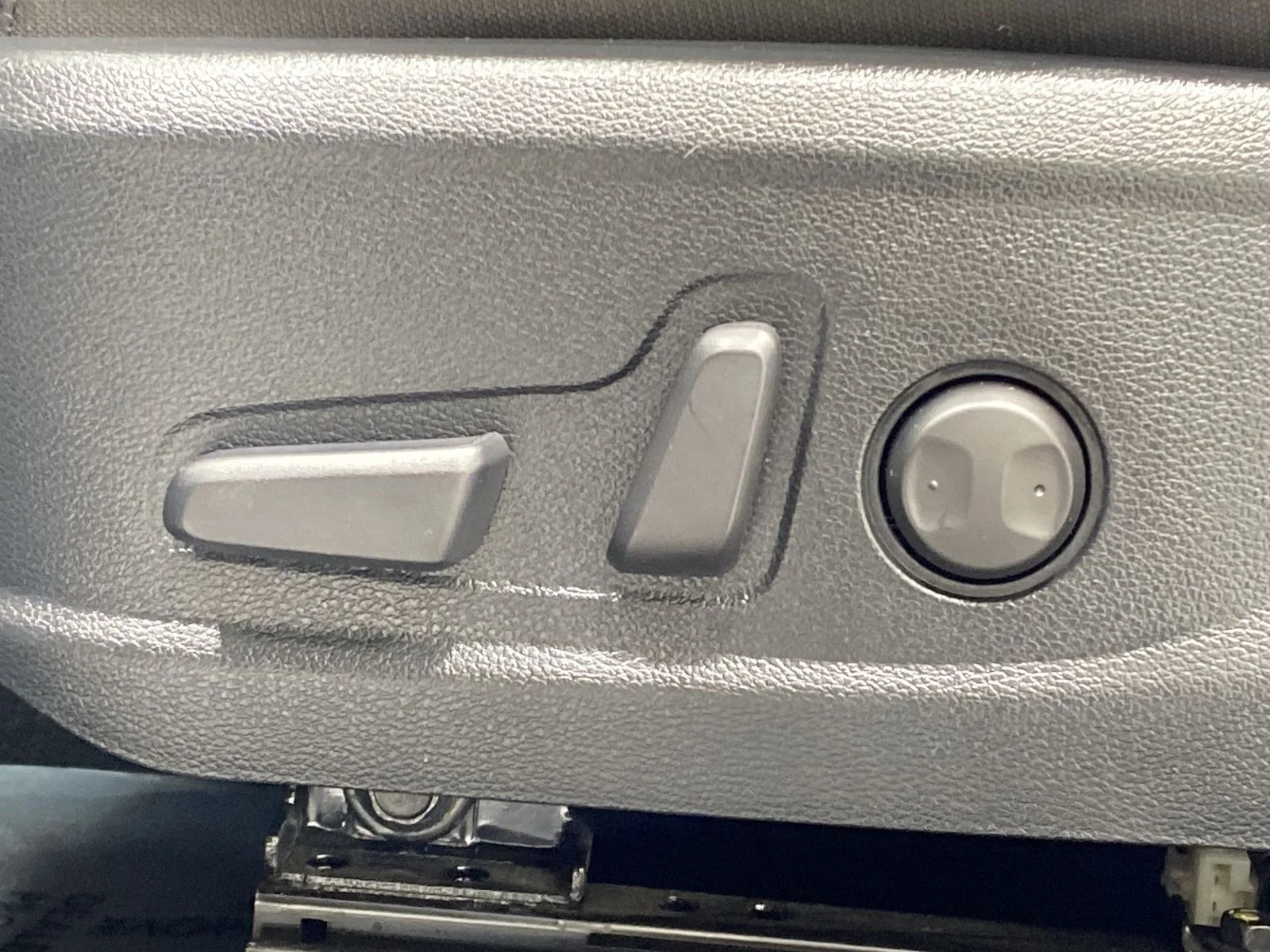 2024 Kia Seltos EX - Photo 12