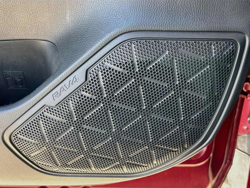 Used 2021 Red Toyota XLE image 24