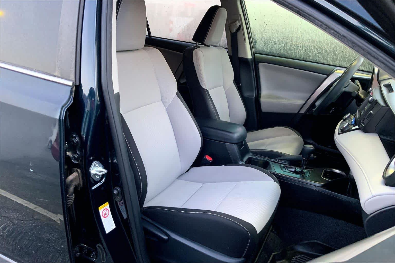 Used 2018 Galactic Aqua Mica Toyota Hybrid LE image 12