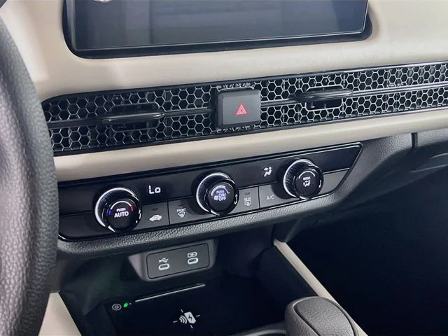 New 2027 Platinum White Pearl Honda LX image 15