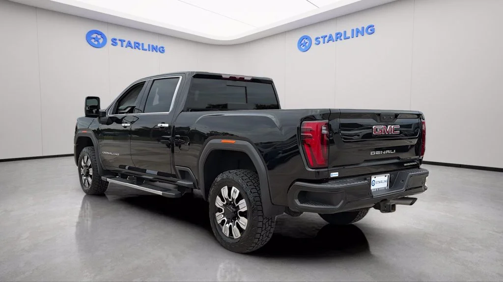 Used 2024 Onyx Black GMC Denali image 5