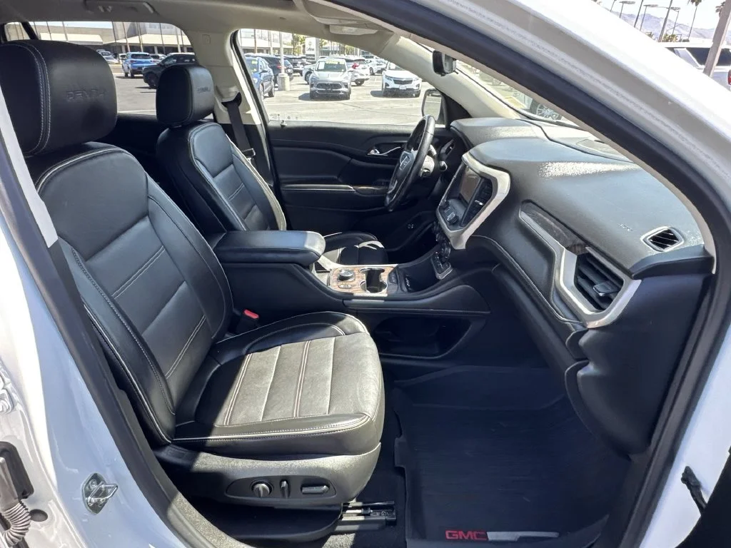 Used 2022 White GMC Denali image 30