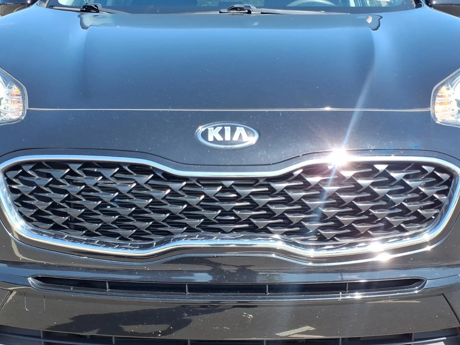 Used 2022 Black Cherry Kia LX image 14