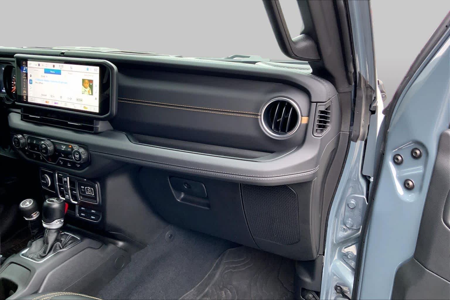 Used 2024 Anvil Clear Coat Jeep Sahara image 18