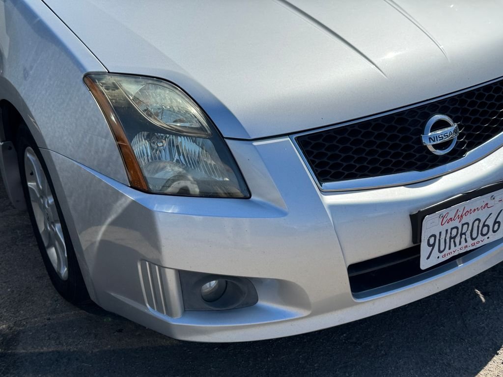 Used 2012 Silver Nissan 2.0 SR image 2